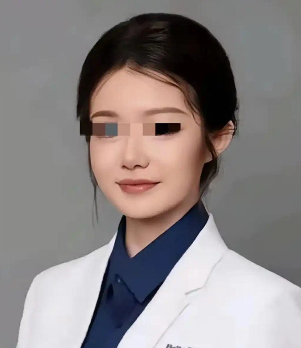 董袭莹