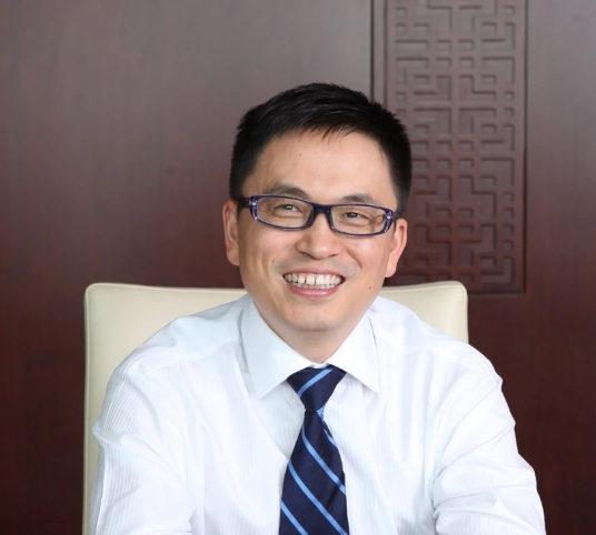 张 磊